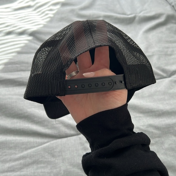 King’s Hawaiian Trucker Hat - Picture 2 of 2